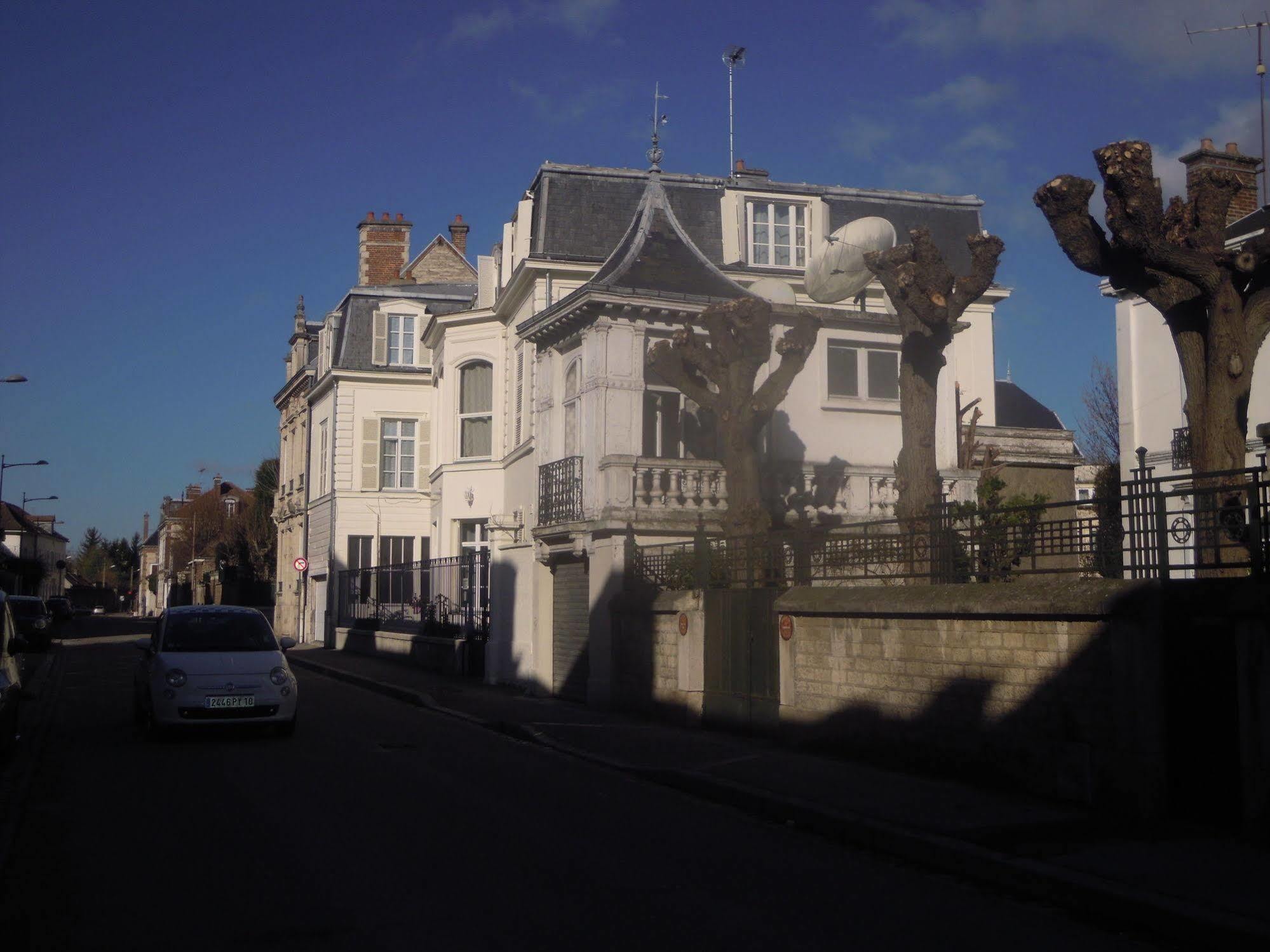 La Demeure D'Eirene Bed and Breakfast Troyes Esterno foto